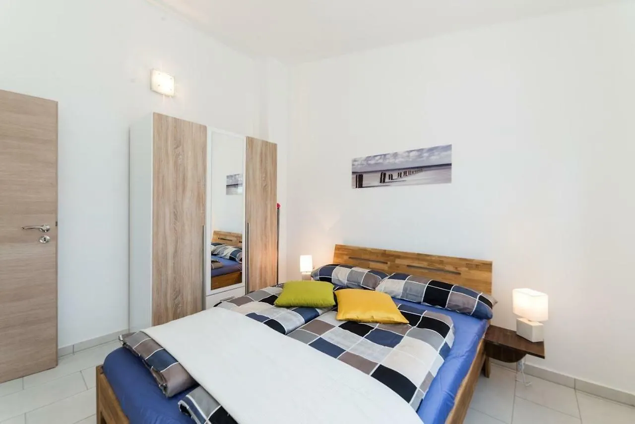Apartments Vam Vir 0*,