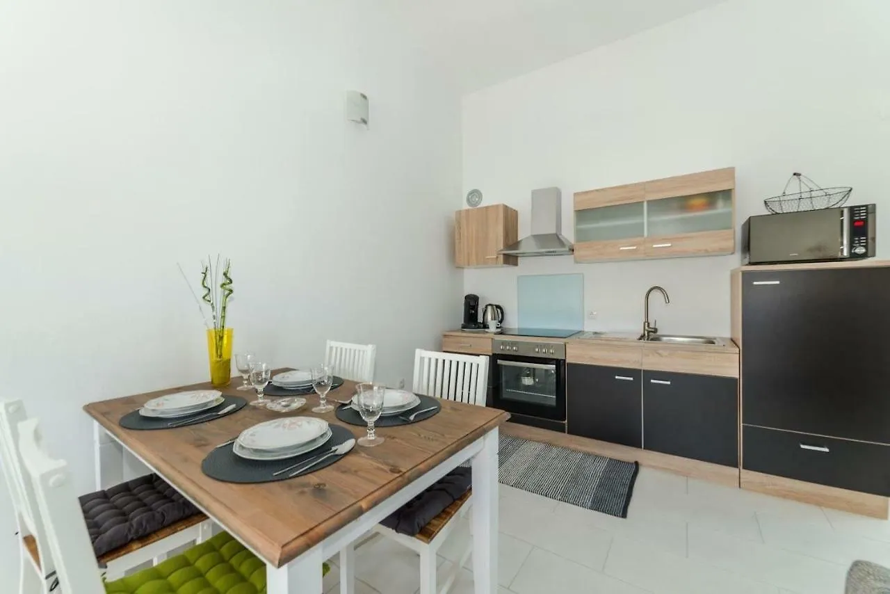 Apartments Vam Vir